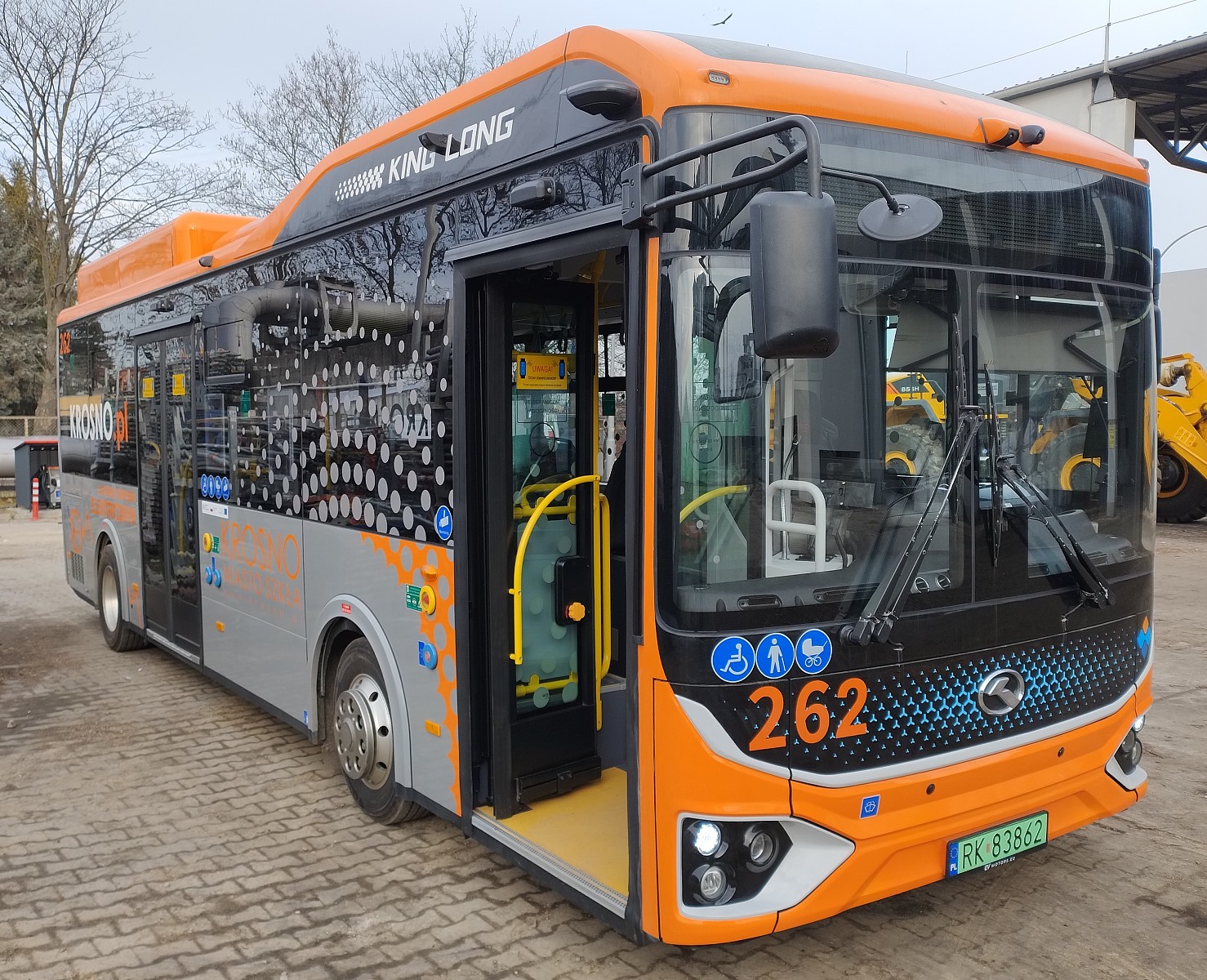 King Long EPV9.jpg [2.34 MB]